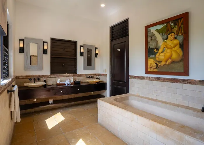 Villa 6br Exclusive Beachfront W/ Pool In Tulum Balcheil