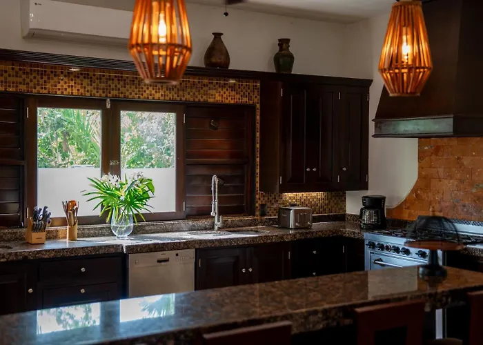 6br Exclusive Beachfront W/ Pool In Tulum *