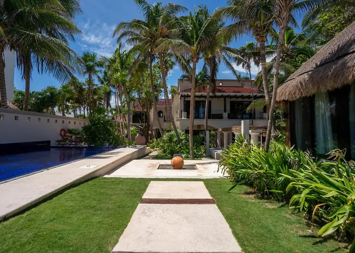 6br Exclusive Beachfront W/ Pool In Tulum Villa