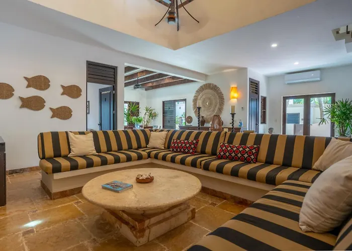 Villa 6br Exclusive Beachfront W/ Pool In Tulum *