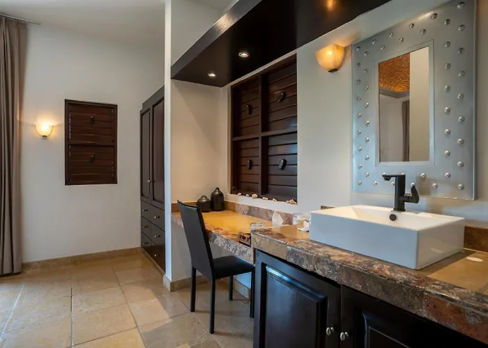 Villa 6br Exclusive Beachfront W/ Pool In Tulum Balcheil