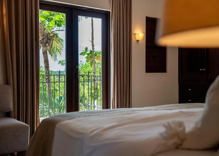 6br Exclusive Beachfront W/ Pool In Tulum Balcheil