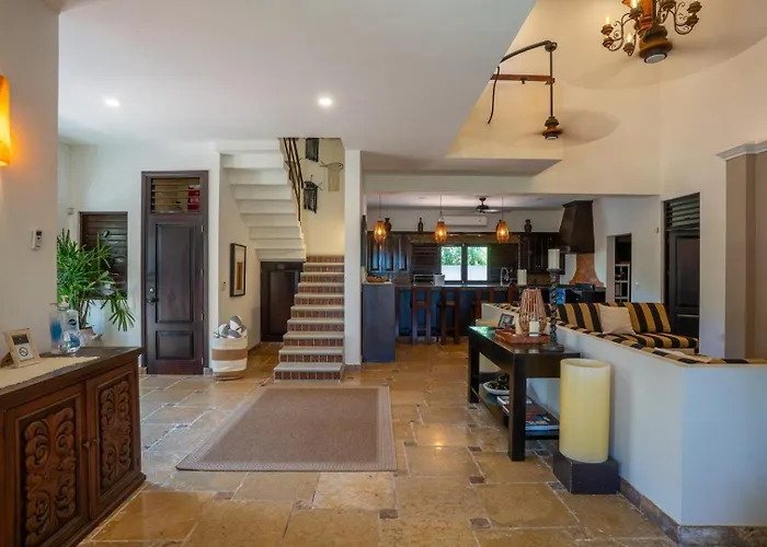 Villa 6br Exclusive Beachfront W/ Pool In Tulum Balcheil