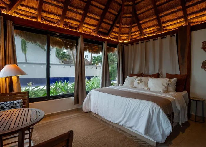 6br Exclusive Beachfront W/ Pool In Tulum Balcheil
