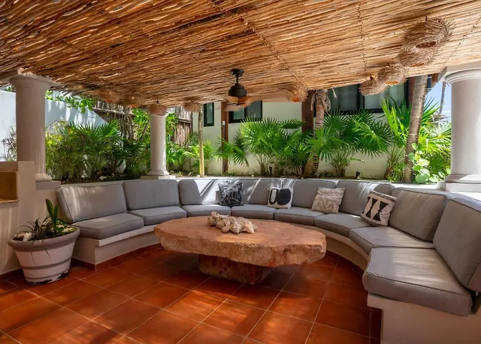 Villa 6br Exclusive Beachfront W/ Pool In Tulum *