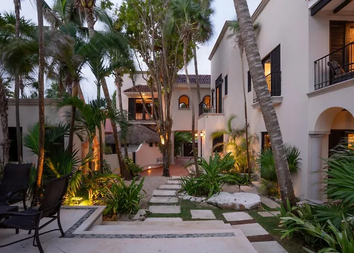Villa 6br Exclusive Beachfront W/ Pool In Tulum Balcheil