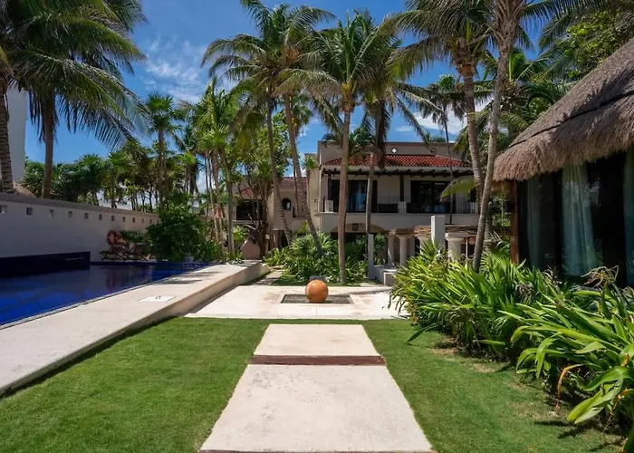 Villa 6br Exclusive Beachfront W/ Pool In Tulum Balcheil